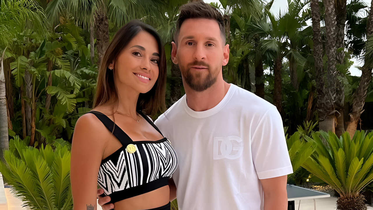 Así es la mansión de 11 millones en Ibiza de Leo Messi que ha sido vandalizada: 16.000m2 de jardines y dos grandes piscinas 