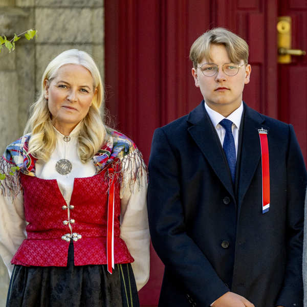 Haakon y Mette-Marit junto a sus hijos celebrando el día nacional de Noruega