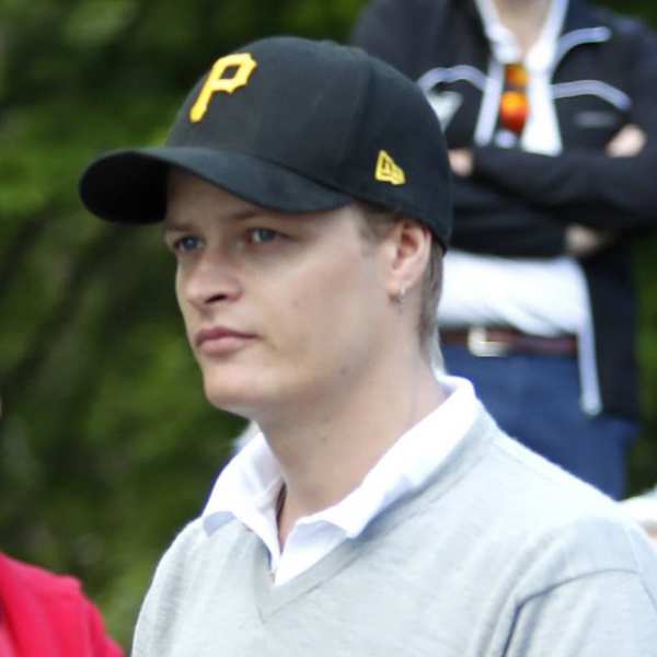 Marius Borg, hijo mayor de Mette-Marit, serio. 