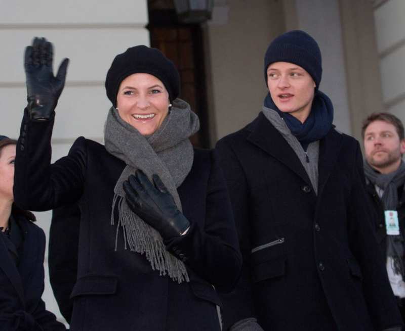Mette Marit, en jaque por culpa de los escándalos de su nuera (droga y desnudos incluidos)