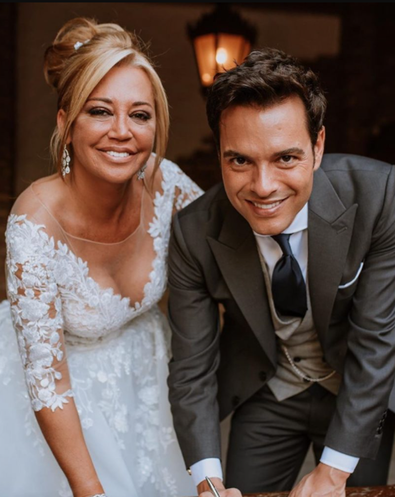 Belén Esteban y Antonio Rossi, en la boda de la de Paracuellos. 
