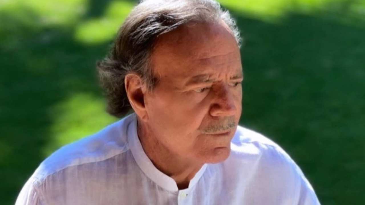 Julio Iglesias, destrozado tras la muerte de “un amigo del alma”