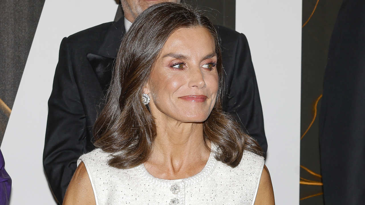 Los 5 perfumes clásicos que la Reina Letizia tiene en su tocador: de la intensidad de Lancôme a la personalidad de Sisley 