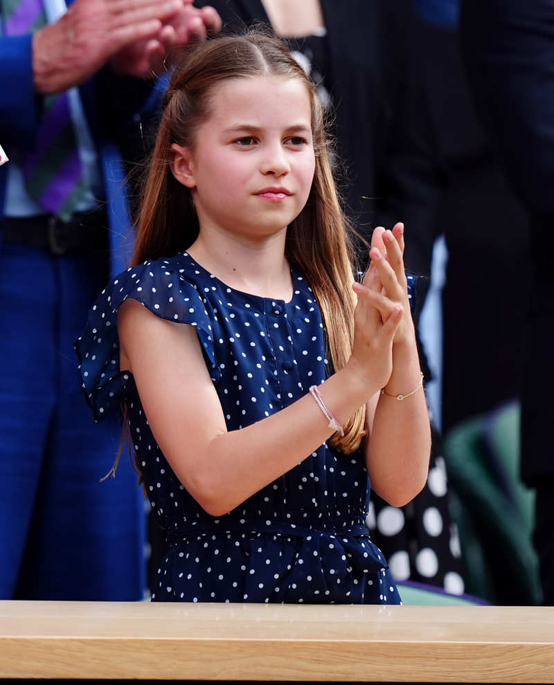 Charlotte de Cambridge, hija de Kate Middleton y el príncipe Guillermo, en la final de Wimbledon