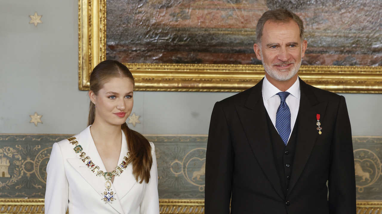 La Princesa Leonor junto a Felipe VI en la imposición del Collar de la Real Orden de Carlos III