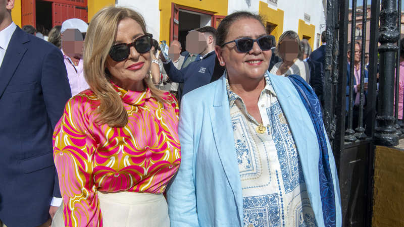 María del Monte e Inmaculada Casal en la Feria de Abril de Sevilla