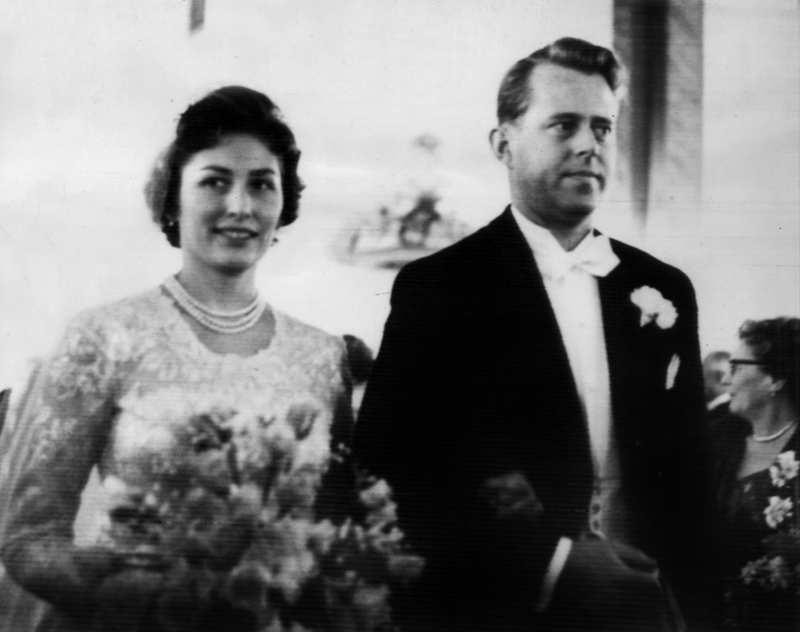 La princesa Astrid de Noruega casándose con su divorciado marido en enero de 1961