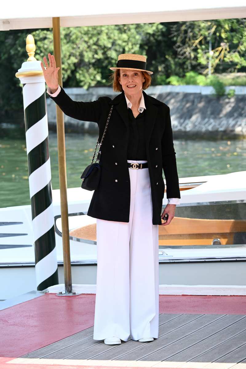 El look de Sigourney Weaver en el Festival de Venecia 2024 