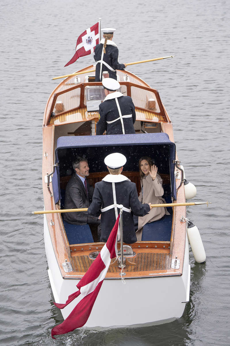 Federico y Mary de Dinamarca a bordo del Dannebrog