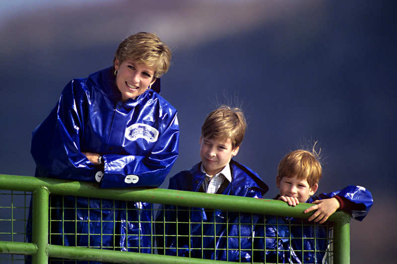 La princesa Diana visitando con sus hijos las cataratas del Niágara en 1991 