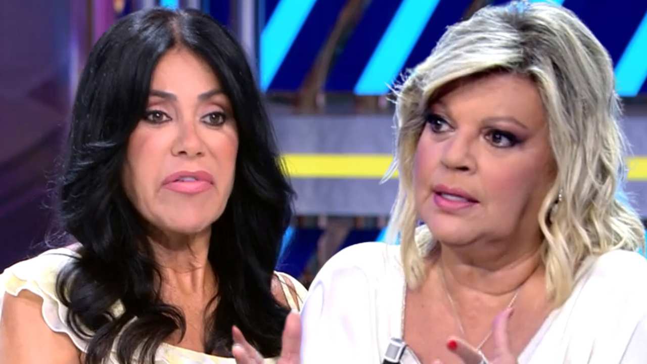 Maite Galdeano y Terelu Campos en un montaje