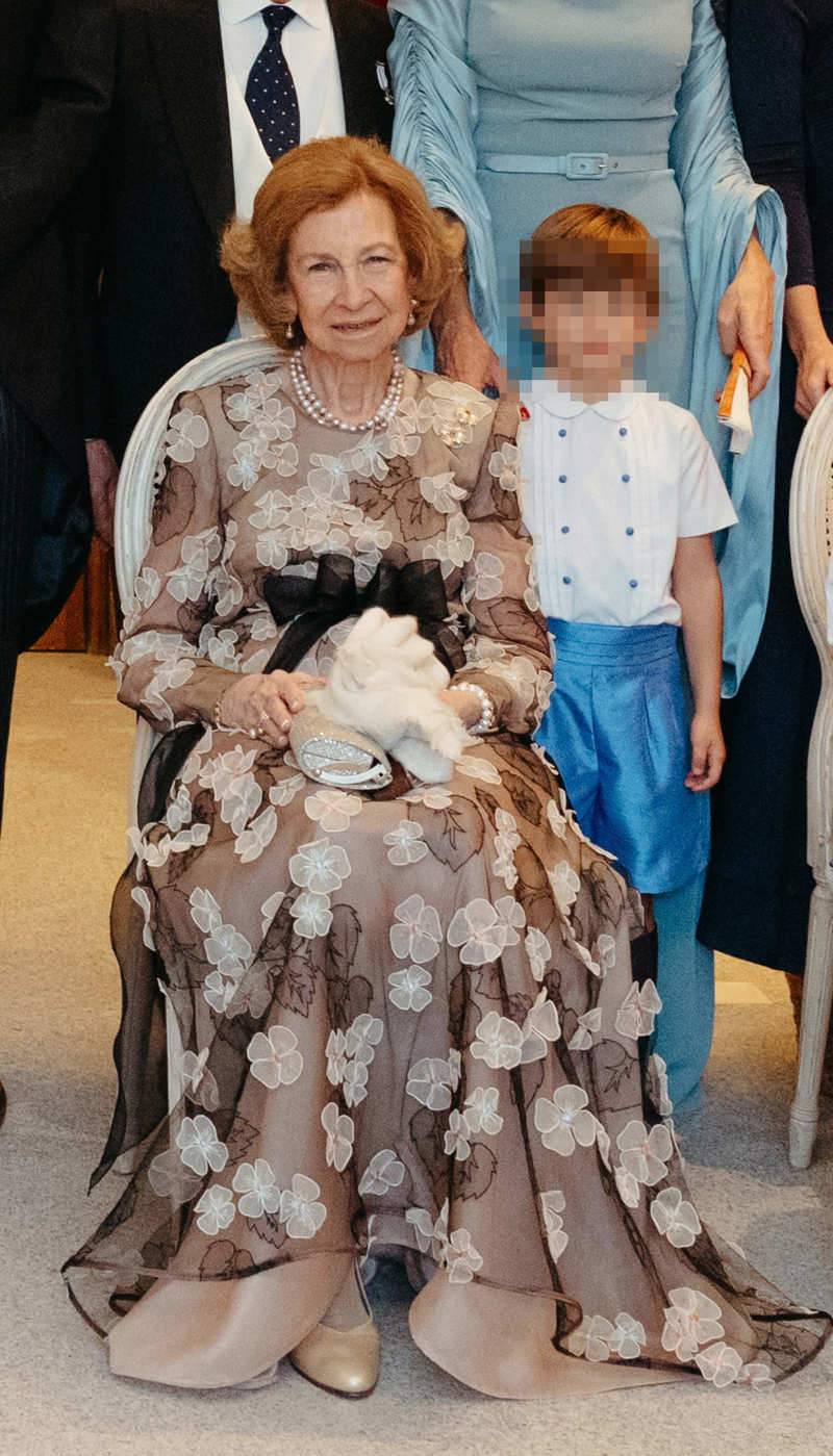 El vestido de Valentino de la Reina Sofía en la boda de Victoria López-Quesada 