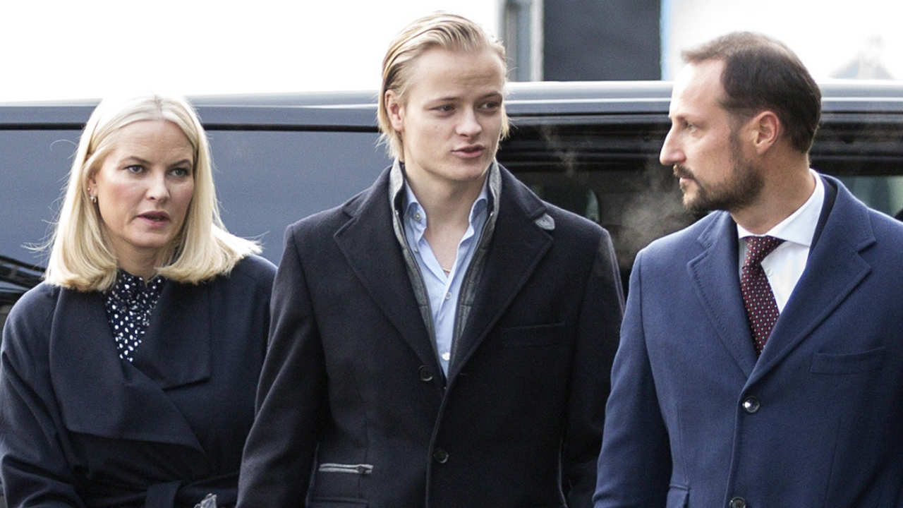 Haakon de Noruega, Mette Marit y Marius en Oslo.