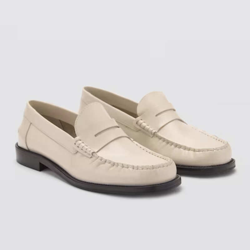 Mocasín piel de Mango blanco 69,99 euros 