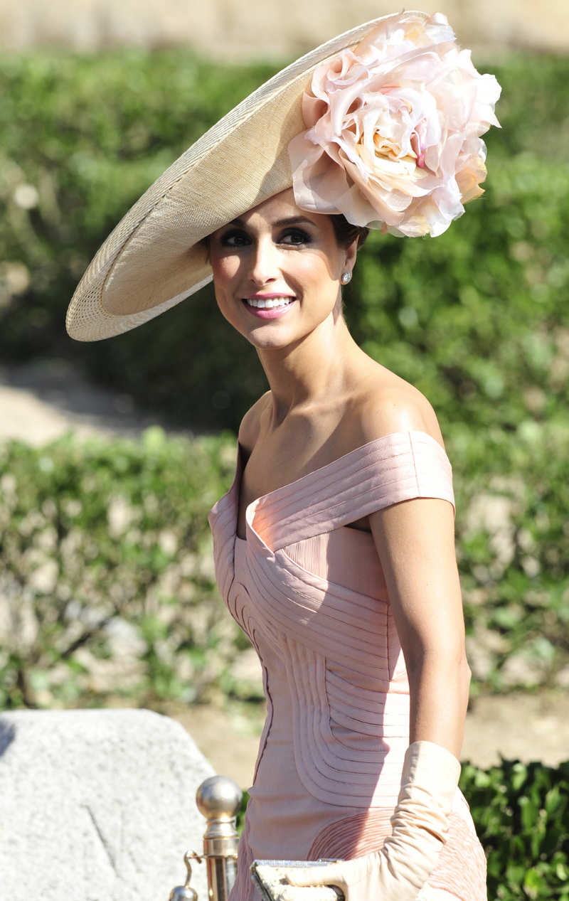 Paloma Cuevas luce un tocado de Philip Treacy en la boda de Rafa Medina y Laura Vecino 