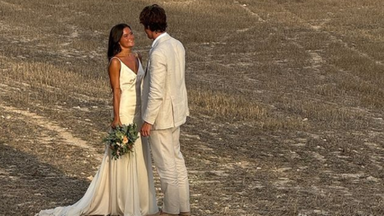 Así ha sido la romántica boda de Nacho, hijo pequeño de Emilio Aragón, y Bea Gimeno en Mallorca