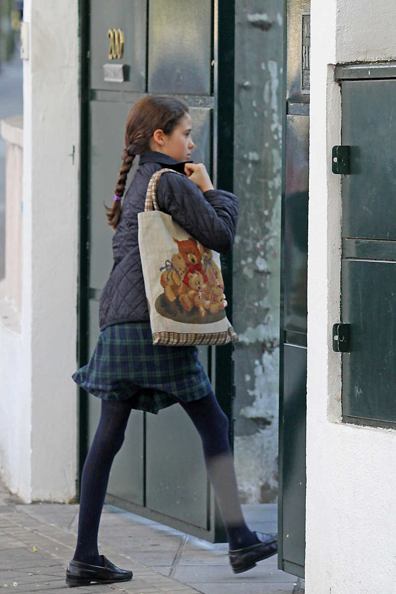 Victoria Federica, con uniforme escolar