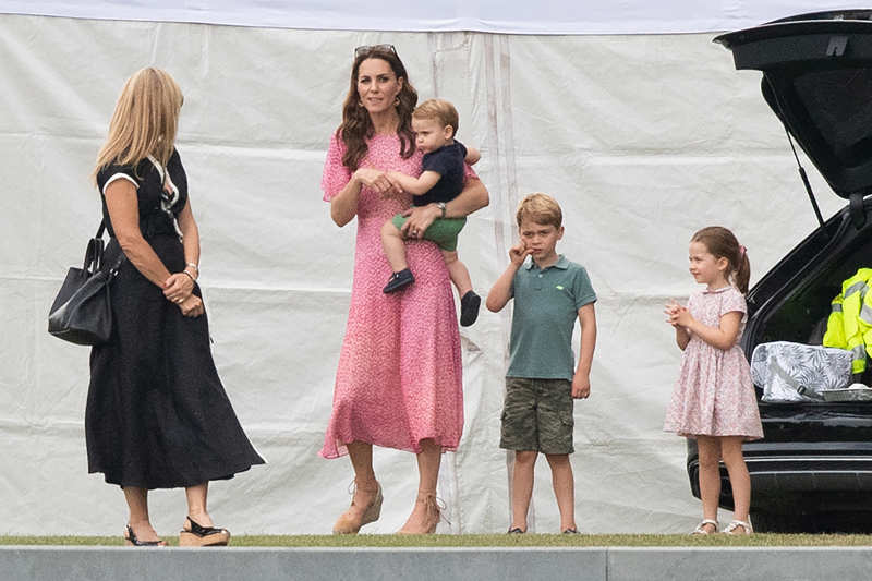 Kate Middleton junto a sus hijos