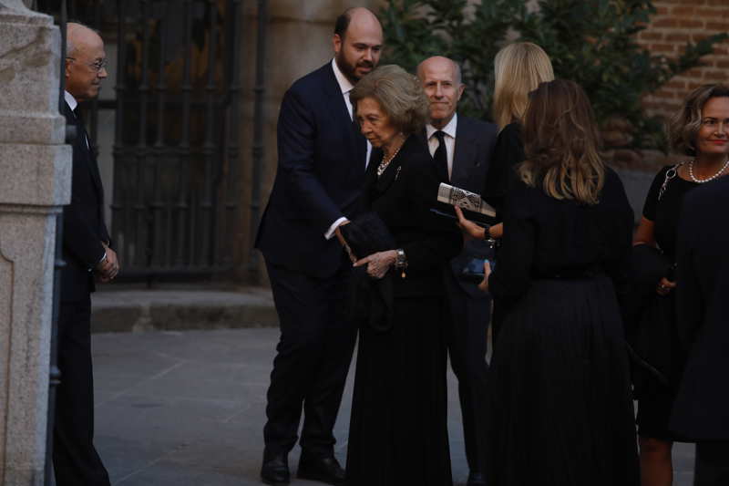 La Reina sofía en el funeral de Juan Gómez-Acebo