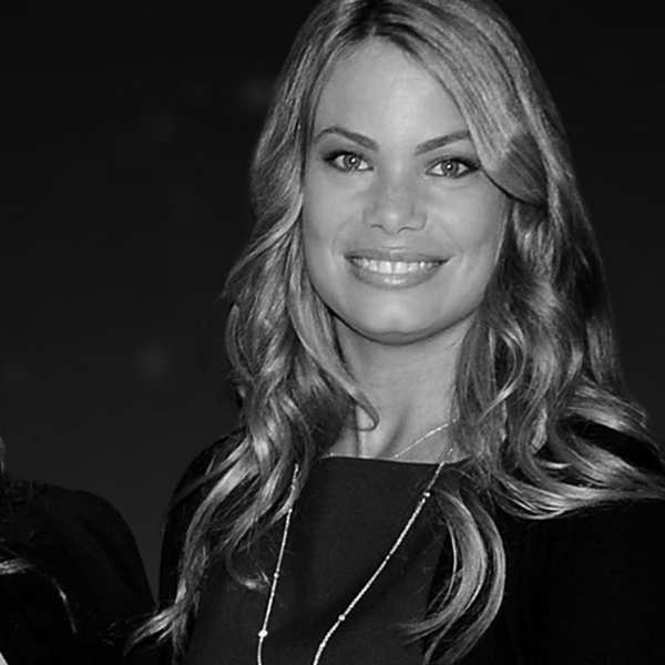 Caritina Goyanes y su hermana, Carla, en una de sus últimas fotos