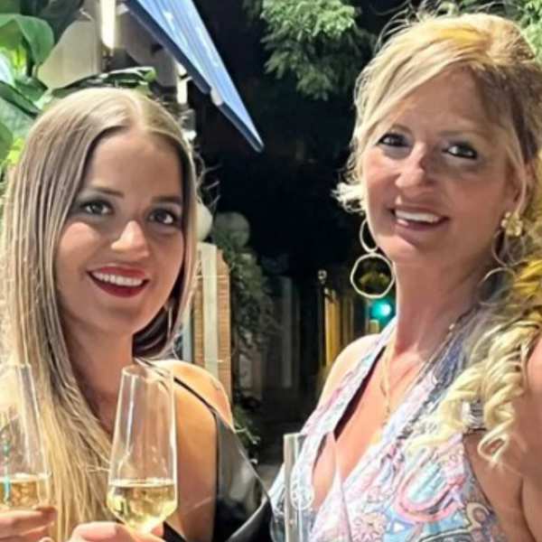 María José Galera y sus hijas, Laura, de 'Gran Hermano, y Patricia. 