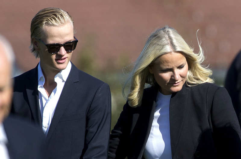 Mette-Marit junto a su hijo