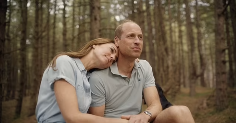 Kate Middleton y el Príncipe Guillermo en un bosque