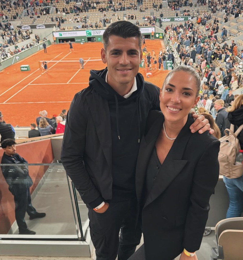 Álvaro Morata y Alice Campello en un partido de tenis