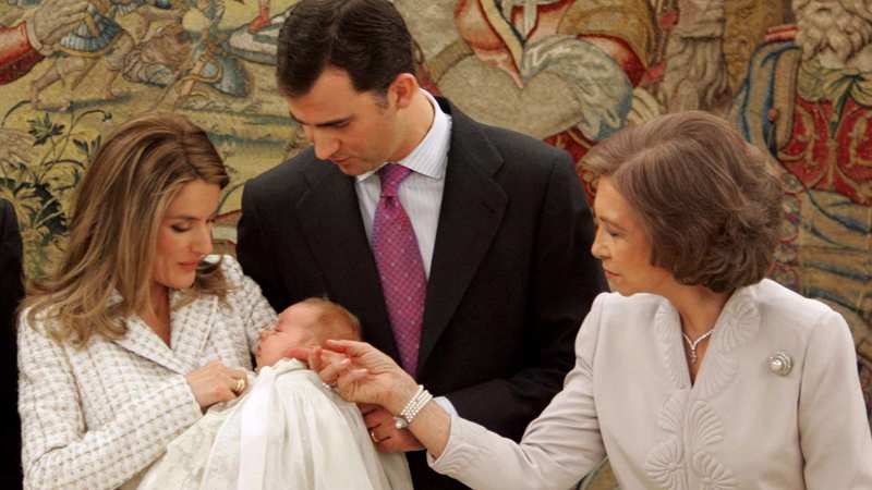 El anillo de la Reina Letizia, a examen