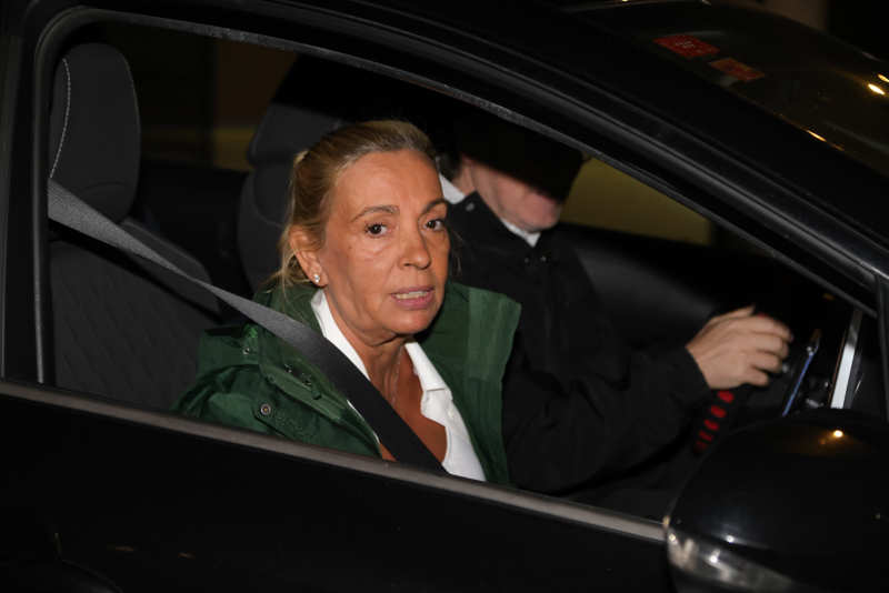 Carmen Borrego en el coche