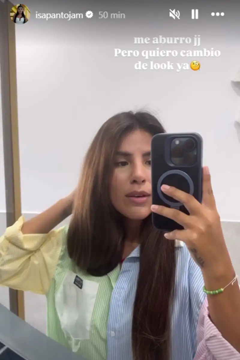 Isa Pantoja cambia de look