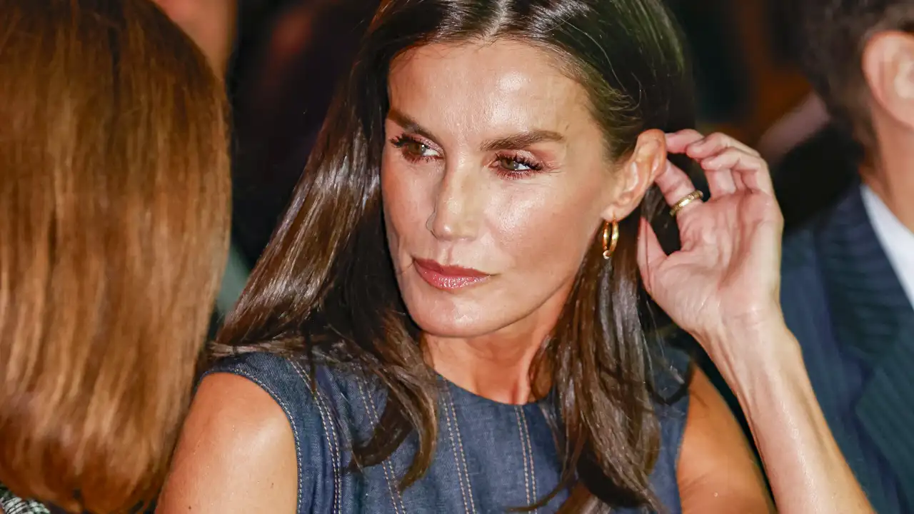 La Reina Letizia con un look de Carolina Herrera