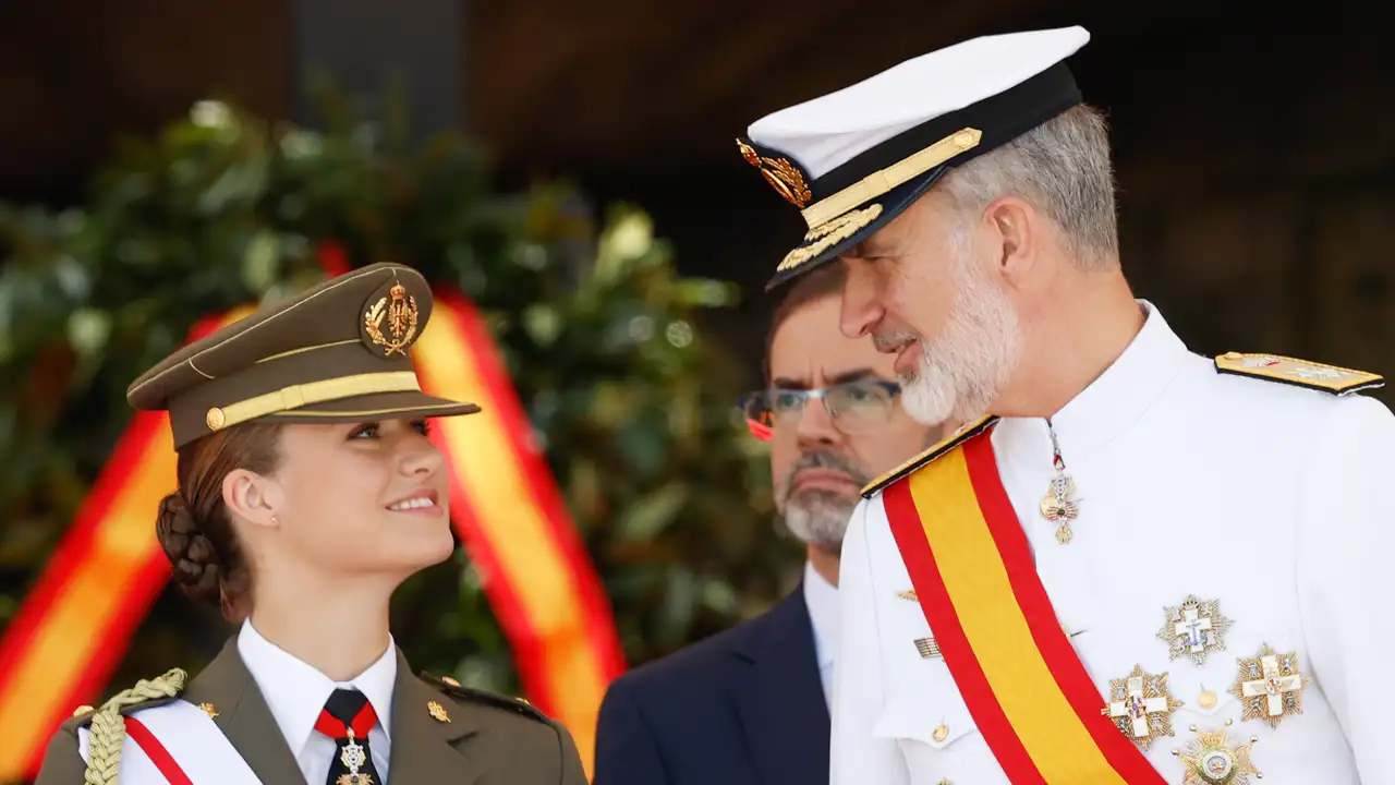 La Princesa Leonor y el Rey Felipe muy sonrientes