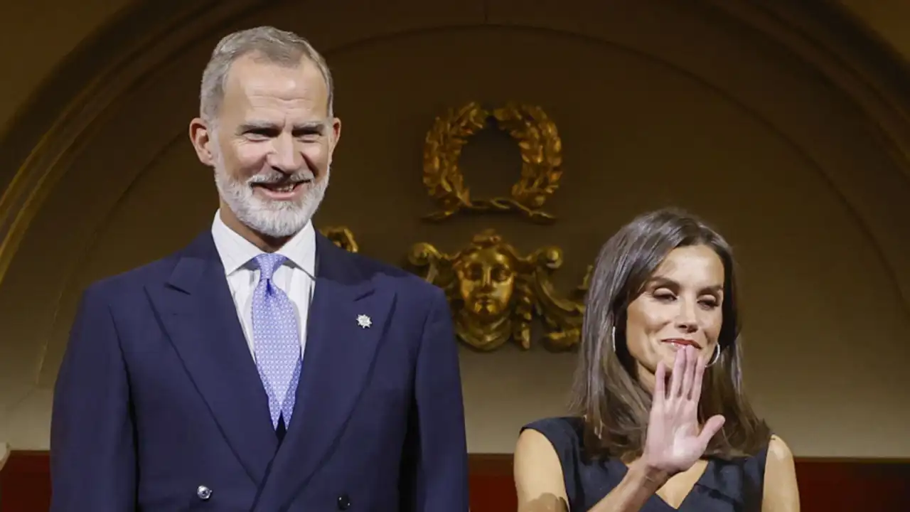 Los Reyes Felipe y Letizia en el Teatro Real.