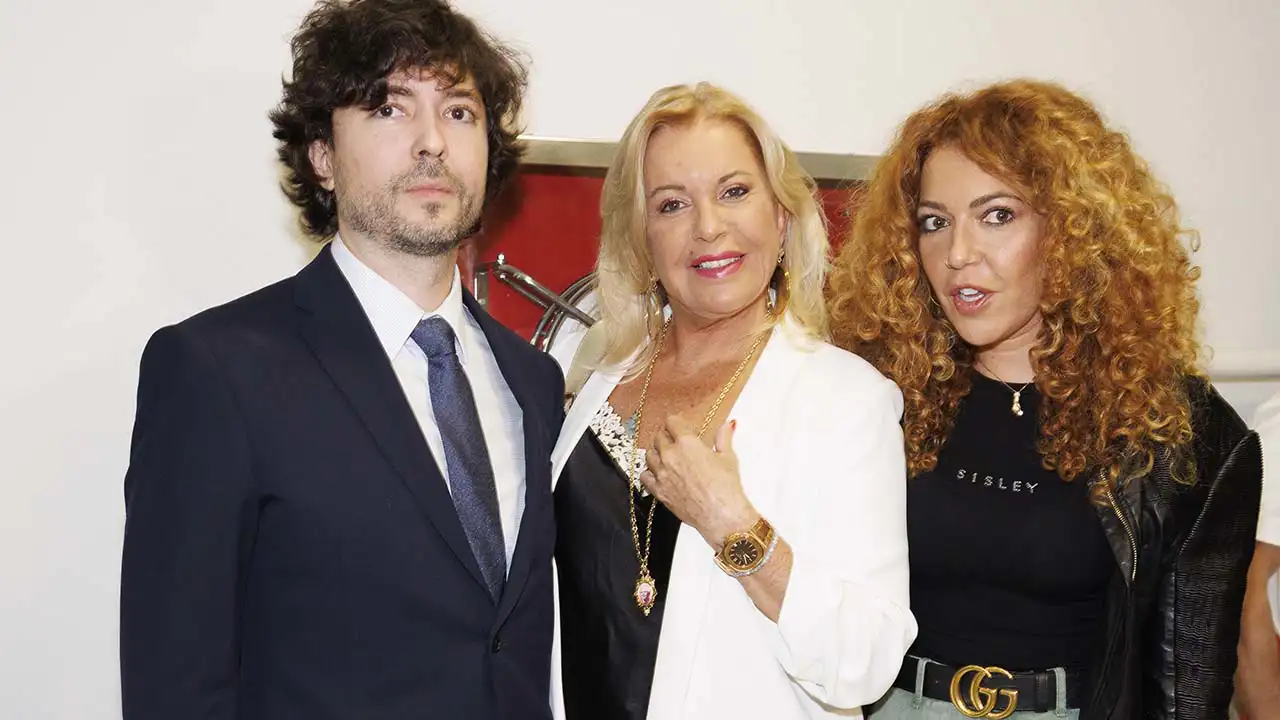 Bárbara Rey junto a sus hijos Sofía Cristo y Ángel Cristo