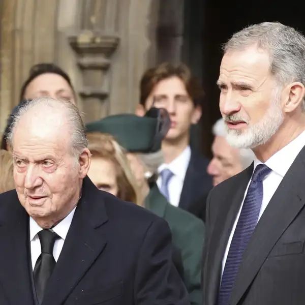 El Rey Felipe VI y Juan Carlos I. 