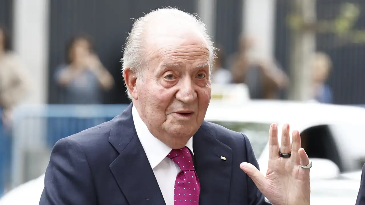 “Tiende a actuar y luego pensar”: una experta analiza lo que esconde la letra de Juan Carlos I 