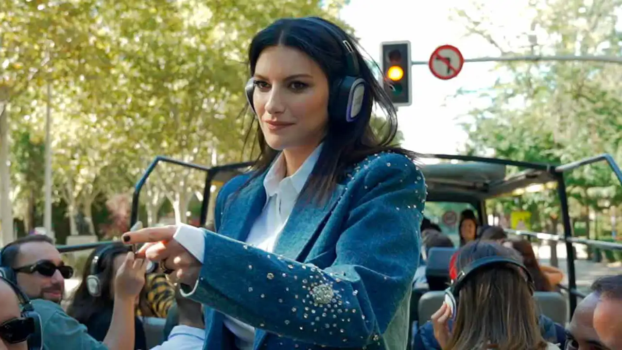  Laura Pausini viaja con SEMANA