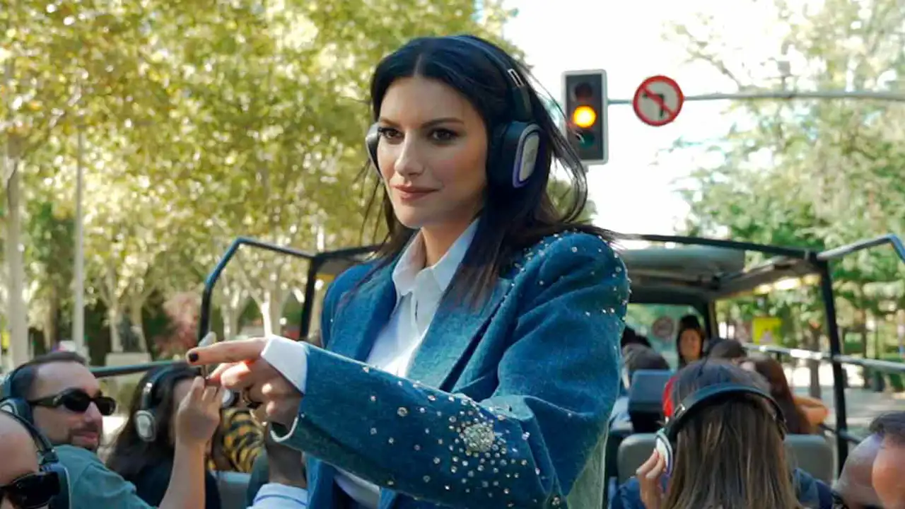 SEMANA se va de paseo con Laura Pausini por Madrid: "Creía que a los 50 años la gente dejaría de venir a verme"