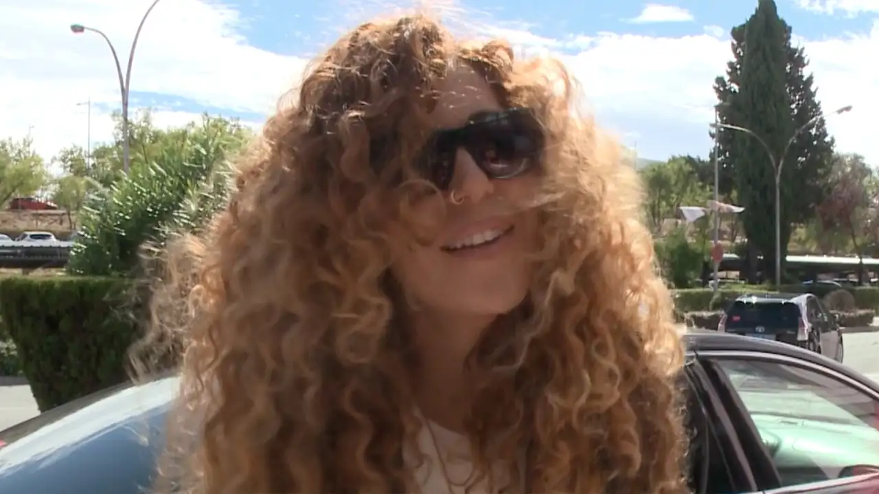 Sofía Cristo con gafas de sol