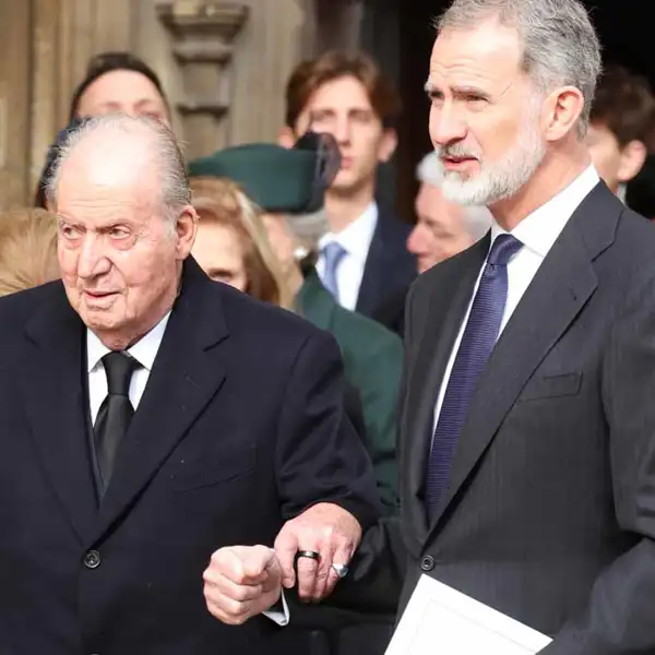 Felipe ha brindado su apoyo al Rey Juan Carlos