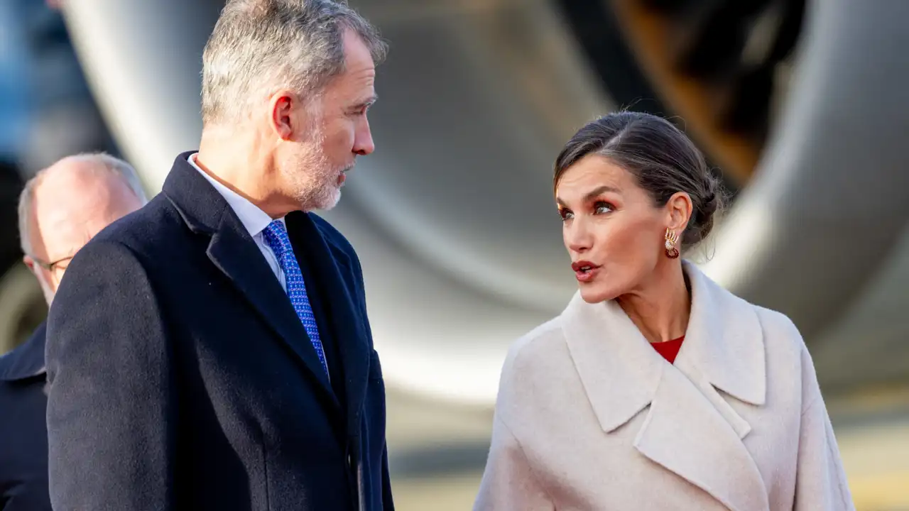 Felipe y Letizia, en el aeropuerto.