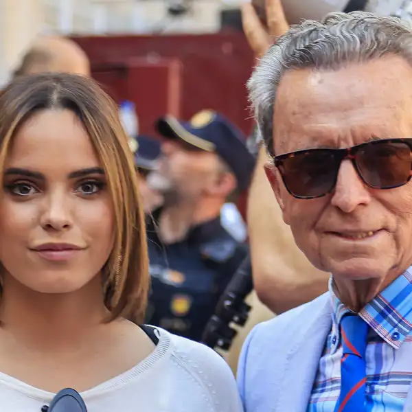 Gloria Camila y José Ortega Cano en una plaza de toros