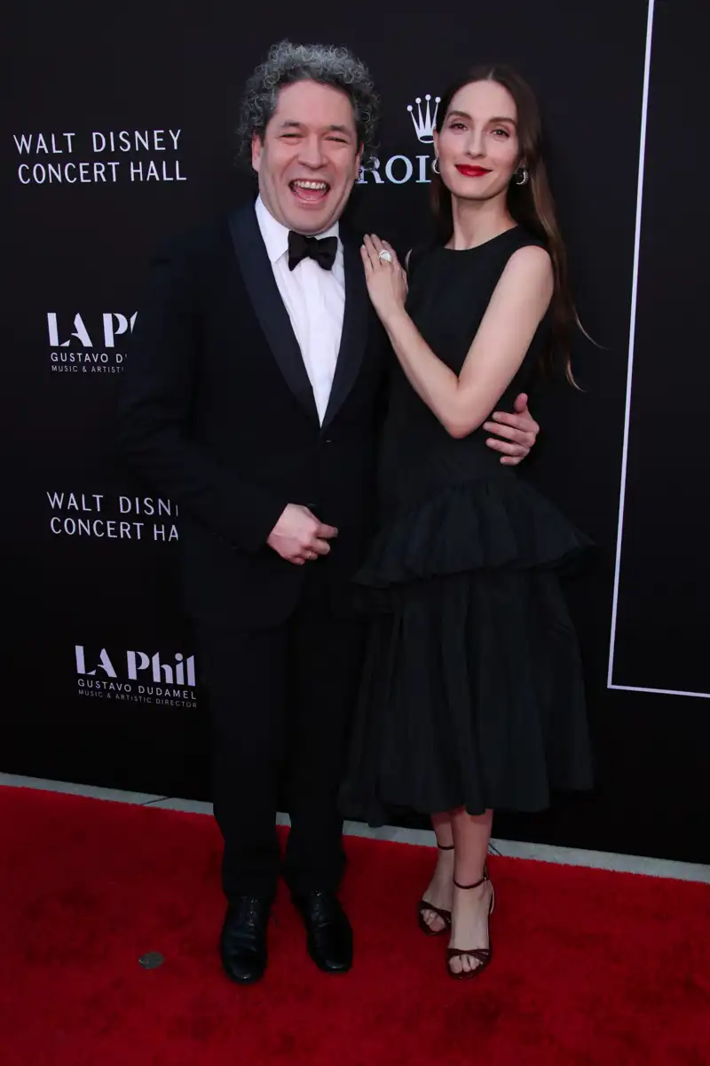 María Valverde y su marido, Gustavo Dudamel, durante una gala de la Filarmónica de Los Ángeles