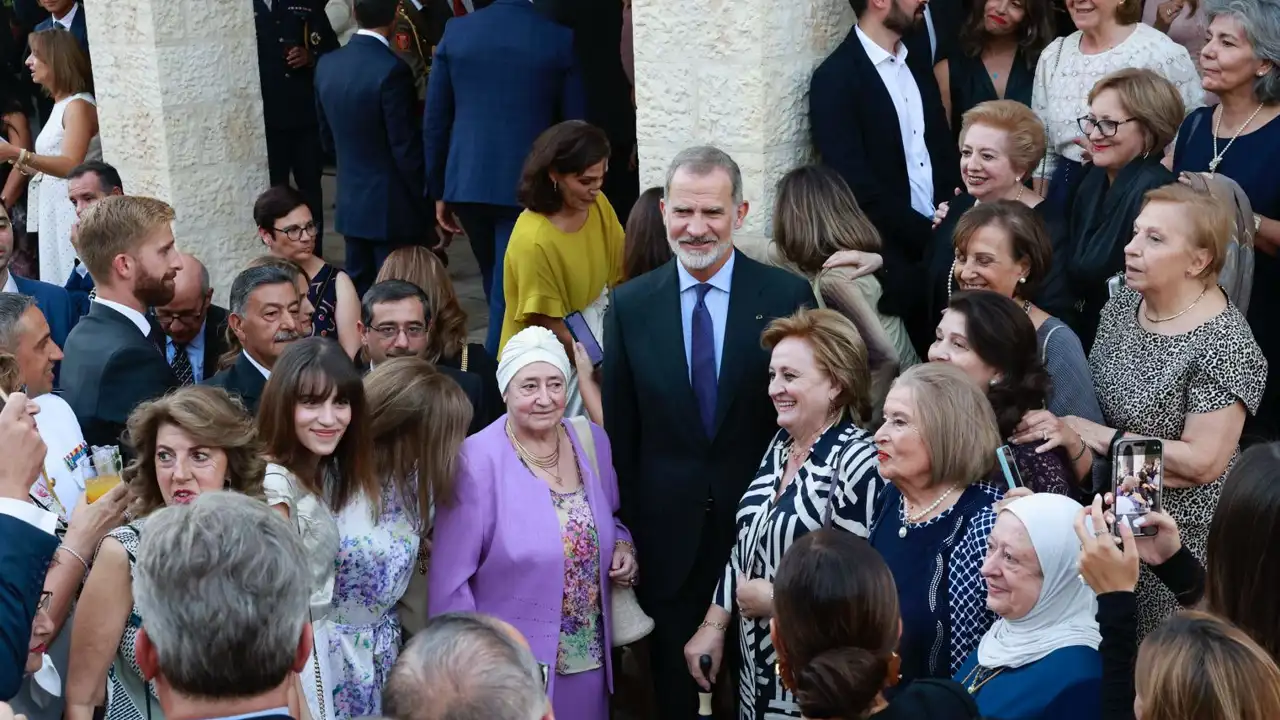 Rey Felipe VI con la colectividad española de jordana