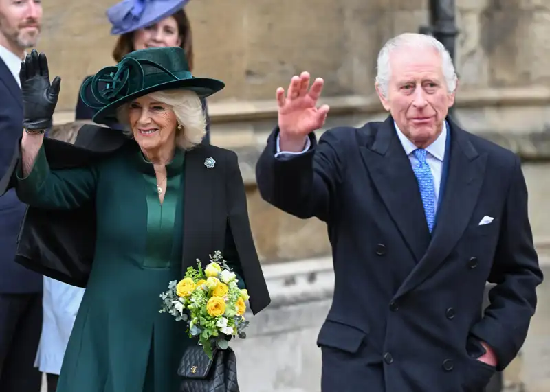 Carlos III y Camila durante un acto oficial