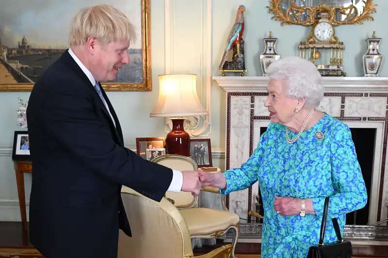 Isabel II recibe a Boris Johnson tras ganar las elecciones el 24 de julio de 2019