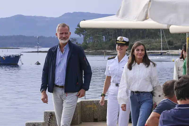 La princesa Leonor junto a sus padres, los Reyes Felipe y Letizia