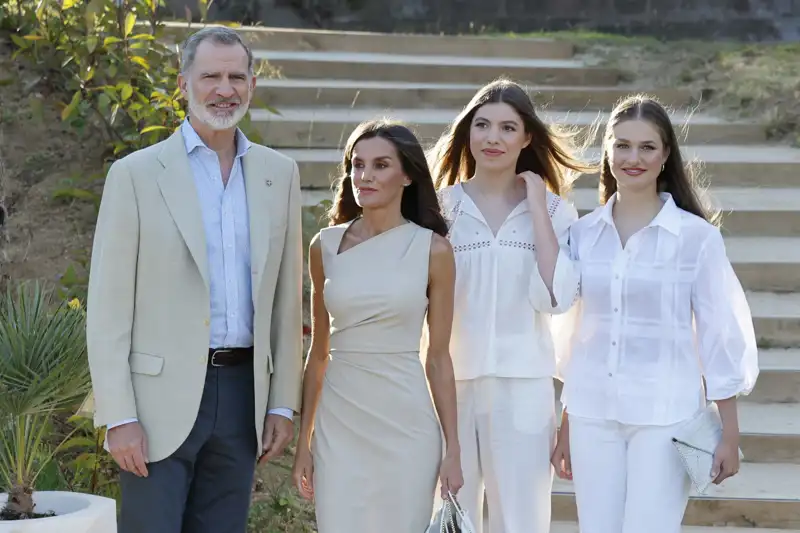 La Reina Letizia yel Rey Felipe junto a sus hijas