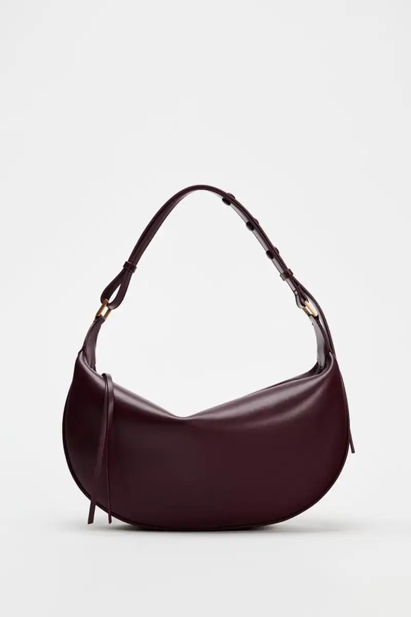 Bolso ovalado de Zara 29,95 euros